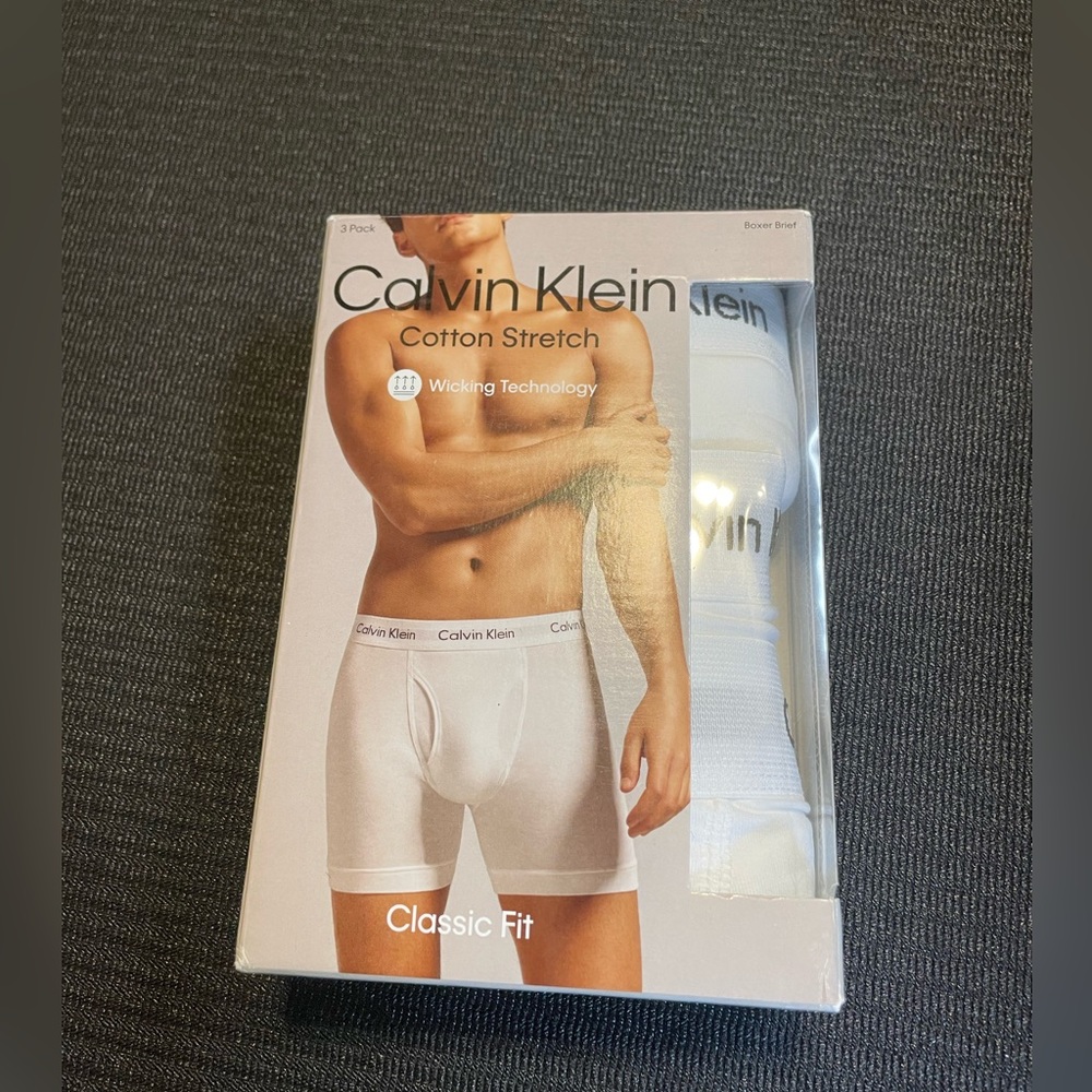 NEW Calvin Klein Men’s Boxers Size Medium